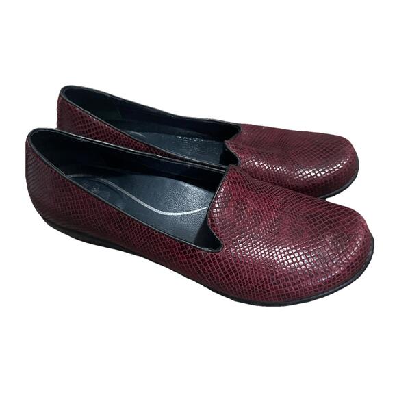 Dansko Shoes - Dansko loafers burgundy textured leather slip on Size 11 U.S/42EU